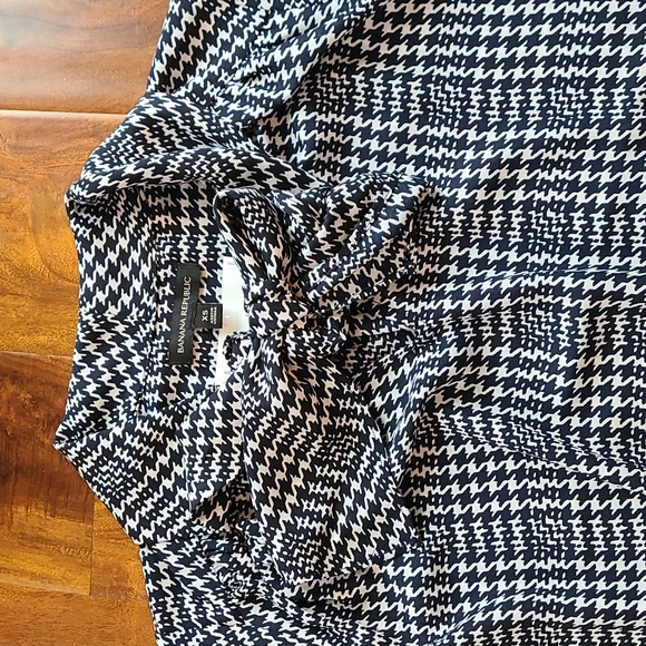 Banana Republic Tie Neck Houndstooth Print Blouse - Picture 3 of 12